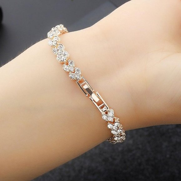 Heart Shaped Bracelet - Picture 4 of 4